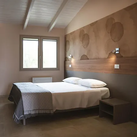 Lodge Aris *