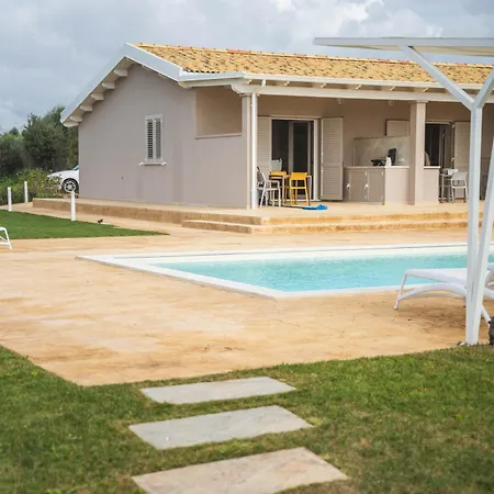 Aris Lodge *