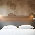 Aris Lodge