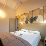 Lodge Aris