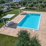 Lodge Aris
