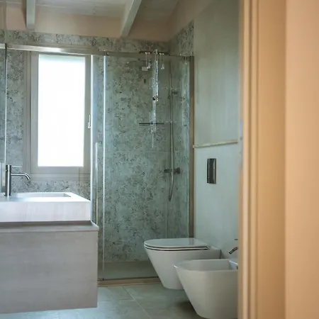 Aris بيت خشبي