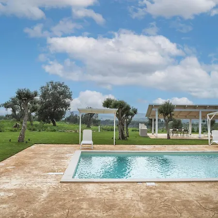 بيت خشبي Aris *