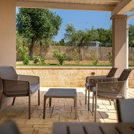 بيت خشبي Aris