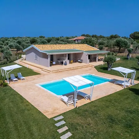Aris Lodge *